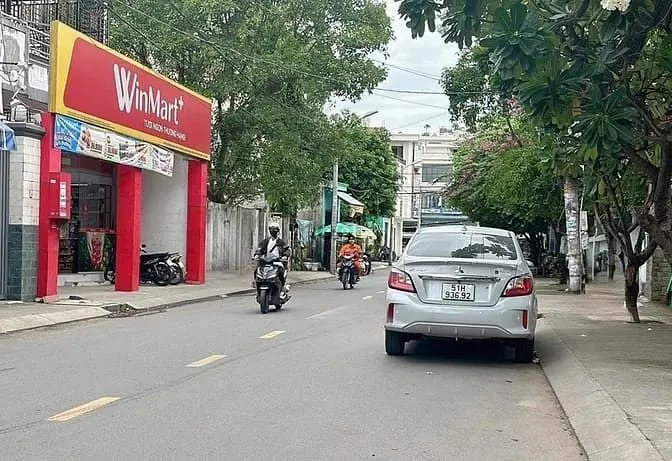 Bán Đất Tặng Nhà C4 Ngang 10M 240M2 Hẻm 496 Dương Quảng Hàm 21Tỷ Hơn.