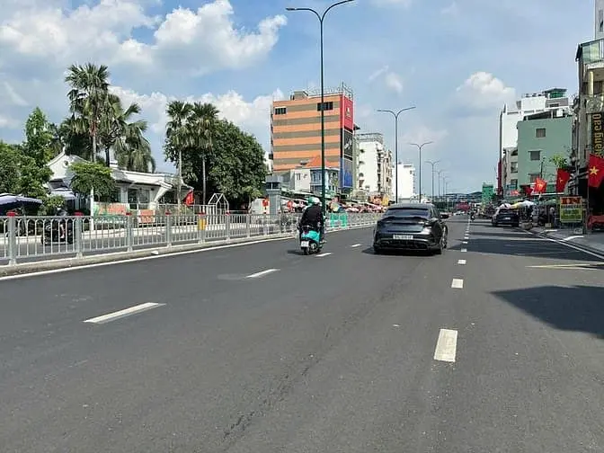 Bán Đất Tặng Nhà C4 Ngang 10M 240M2 Hẻm 496 Dương Quảng Hàm 21Tỷ Hơn.