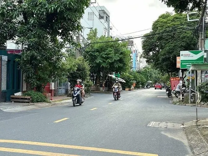 Bán Gấp Biệt Thư Nguyễn Oanh Ngang 14M 2 Tầng Mái Thái 250M2 Giá 22.5