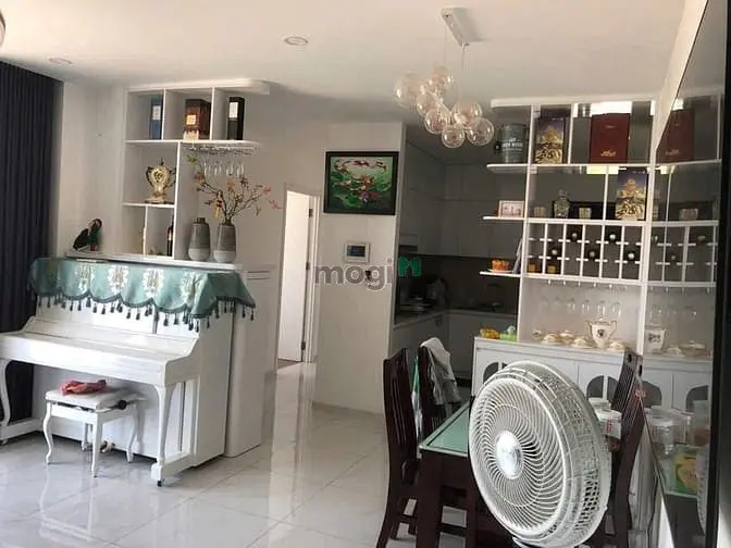 Bán Căn 3Pn Góc View Landmark Giá 7.5 Tỷ Full Nội Thất Tại Precia