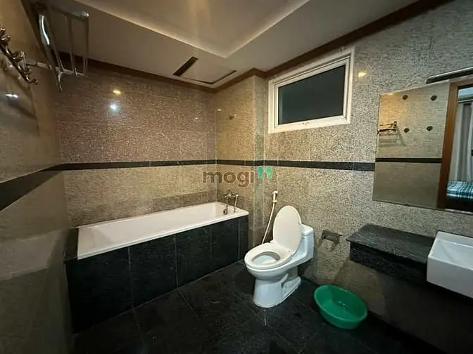 C/C Phan Xích Long, P2,Phú Nhuận: 89M2-3P Ngủ,Nt, 14Tr/Th