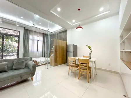 Cho Thuê Căn Hộ Tách Bếp, Ban Công, Máy Giặt Riêng Gần Ngã Sáu Phú Nhuận