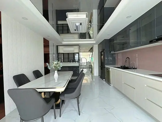 Bán Nhà Hẻm Xe Tải Quang Trung Phường 10, 6 Tầng Thang Máy Giá 16.5 Tỷ