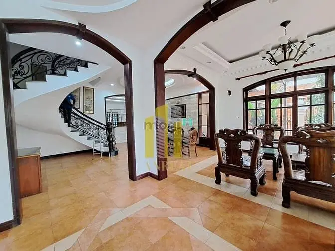 Biệt Thự Nguyễn Văn Hưởng Đầy Đủ Nội Thất Giá 2500$