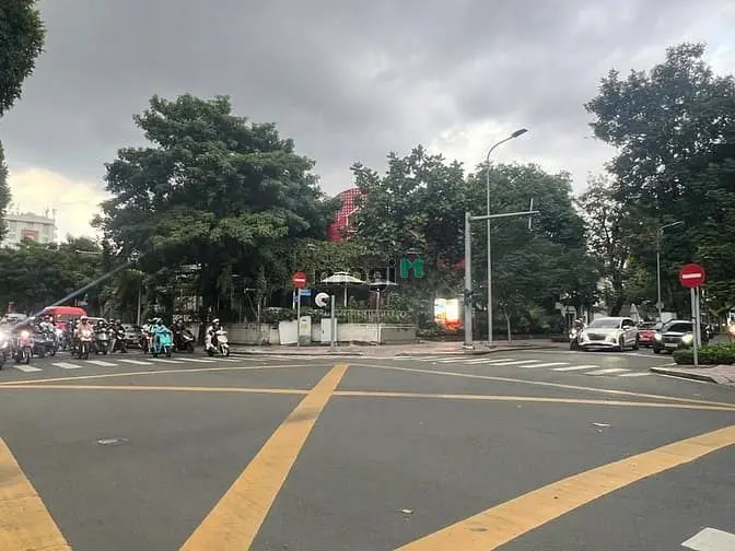Cho Thuê Nhà Góc 2Mt Số 52 Đường Trương Định, Phường 7, Quận 3, Hồ Chí