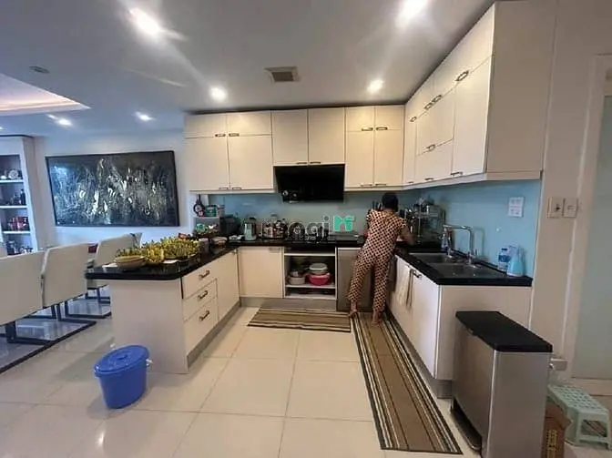 Bán Nhà Hoàng Quốc Việt - 103M2 X 5 Tầng - Mặt Tiền 5,4M - Giá 29,9 Tỷ
