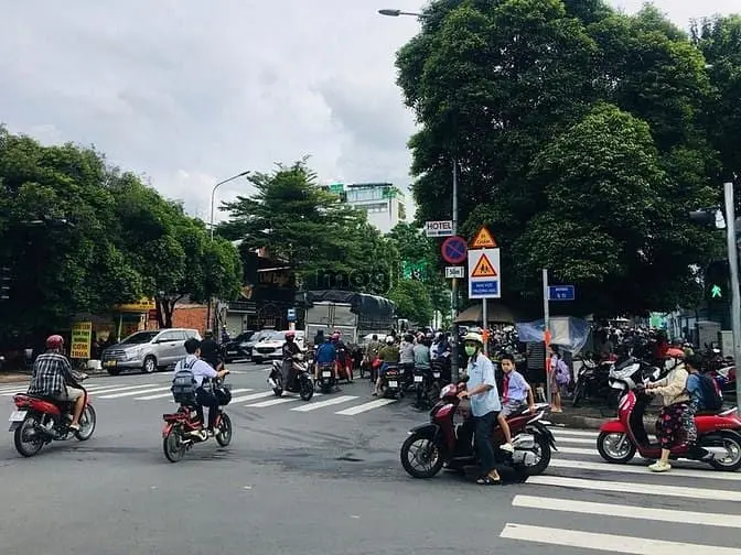 Cho Thuê Toà Nhà Mặt Tiền Ngã Tư Tây Thạnh - 900M2, 7 Tầng, Gía Tốt