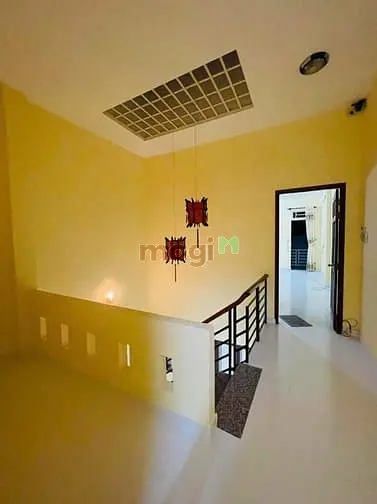 Bán Nhà 2 Tầng Đẹp 70M2, Hxh Bên Hông Chợ Thủ Đức - 5,2 Tỷ.