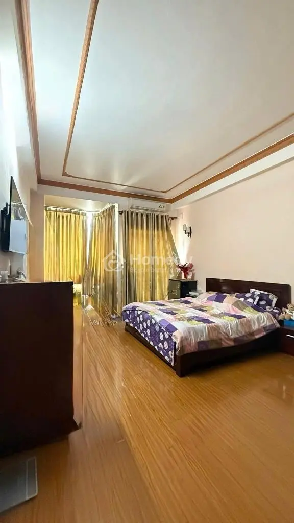 Cho Thuê Nhà Nguyên Căn Mặt Tiền Đường Tên Lửa