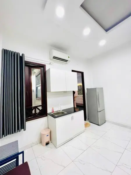 Hoàng Hoa Thám, P12 – Phòng Cửa Sổ Thoáng Mát, Gần Sân Bay