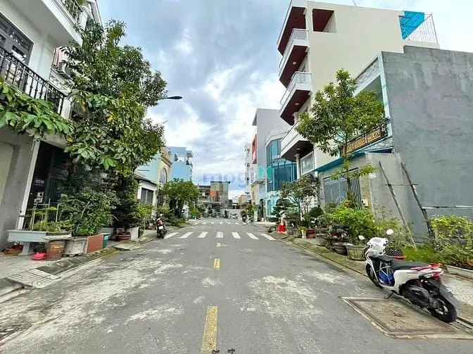 Đất Thổ Cư 100%, Sổ Hồng, Dt: 80M2, Hẻm 12M. Giá: 5 Tỷ