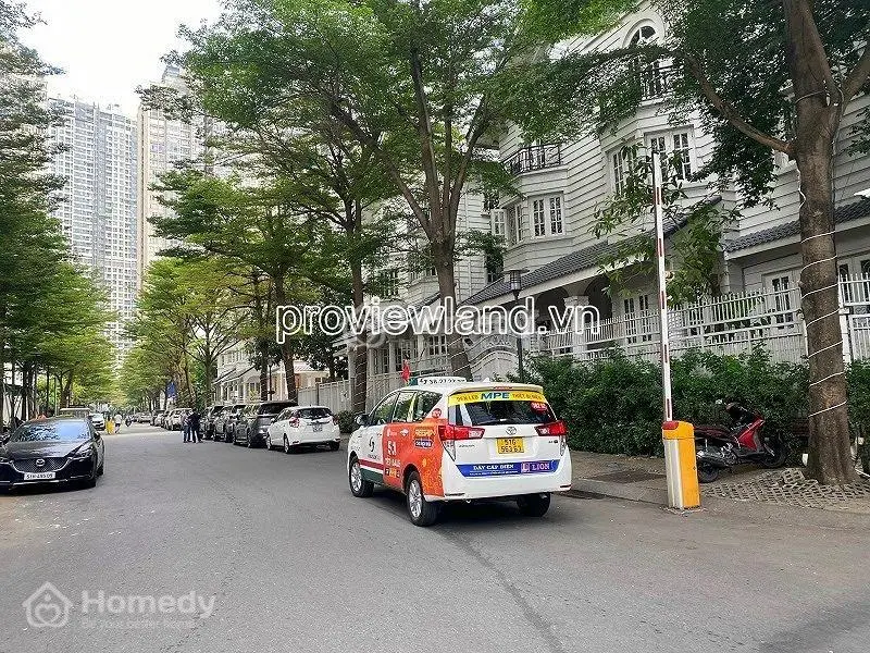 Cho Thuê Biệt Thự Saigon Pearl, 10X20M, 3 Tầng, Gần Sông, Giá 4.500 Usd/Tháng