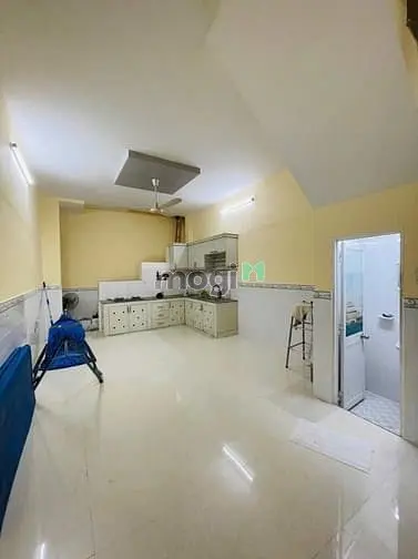 Bán Nhà 2 Tầng Đẹp 70M2, Hxh Bên Hông Chợ Thủ Đức - 5,2 Tỷ.