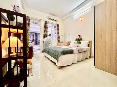Cho Thuê Phòng Ban Công Thoáng , 36M2 - Gần Vòng Xoay Dân Chủ, Toà Nhà Viettel