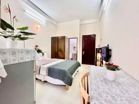 Cho Thuê Phòng Ban Công Thoáng , 36M2 - Gần Vòng Xoay Dân Chủ, Toà Nhà Viettel