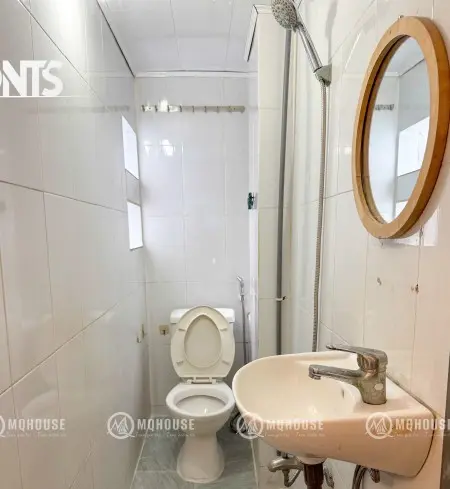 Cho Thuê Phòng Ban Công Gần Sân Vận Động Hoa Lư – Cầu Bason, Q1