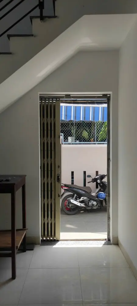 Cho Thuê Nhà Giá Siêu Rẻ 8 Triệu Nhà Riêng 2,5 Tầng, Đường Hoàng Diệu, Tp Đà Nẵng