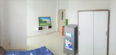 Phòng Ban Công Thoáng Mát, Đối Diện Đh Bách Khoa, Full Nội Thất, Gần Đh Huflit, Hoa Sen, Kinh Tế Ueh