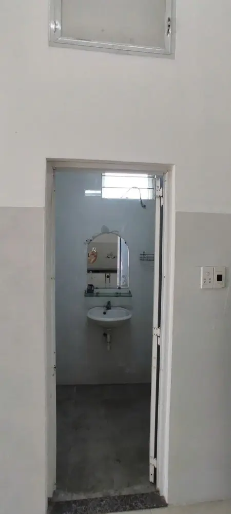 Cho Thuê Nhà Giá Siêu Rẻ 8 Triệu Nhà Riêng 2,5 Tầng, Đường Hoàng Diệu, Tp Đà Nẵng