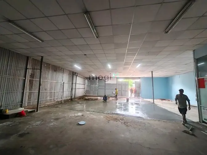 Cho Thuê Kho Xưởng 700M2 Gần Đường Lê Văn Việt Với Hoàng Hữu Nam Q9