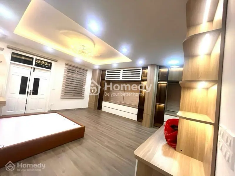 Siêu Phẩm Mặt Phố Đê La Thành . Vị Trí Đắc Địa , Sổ Đỏ Nở Hậu , Chính Chủ , Sẵn Sàng Giao Dịch