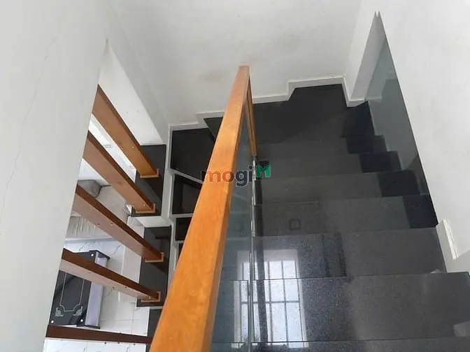 Nhà 1 Trệt 1 Lầu, Dt 64M2, 2Pn, Đường 8 Lò Lu Gần Vinhomes