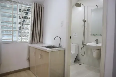 Gần Phố Tây Phòng Gác Mái 3,5Tr Ngcư Trinh Ngay Trung Tâm Q1