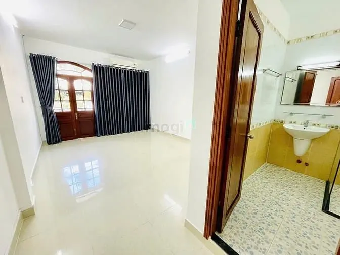Cho Thuê Nhà Nguyên Căn Quận 1 - Giá Rẻ Trong Tháng 10