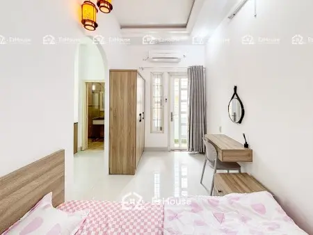 Cho Thuê Phòng Full Nội Thất Ban Công Đón Nắng Gần Hàng Xanh, Chợ Bà Chiễu Giáp Phú Nhuận, Q1