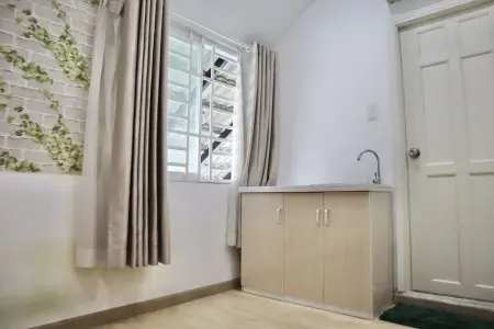 Gần Phố Tây Phòng Gác Mái 3,5Tr Ngcư Trinh Ngay Trung Tâm Q1