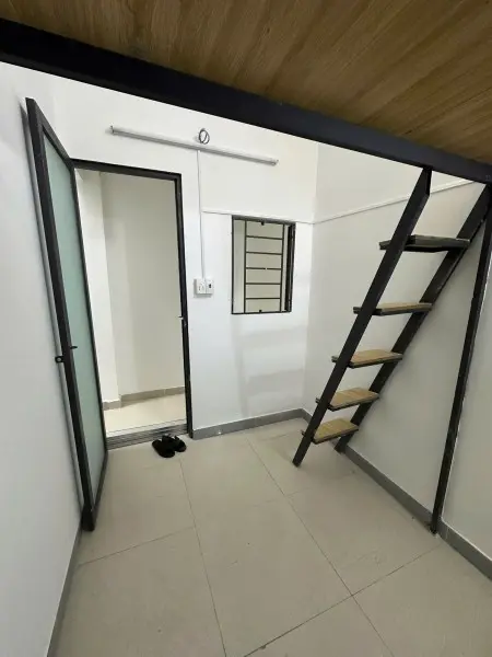 Trống 1 Phòng Mới Xây Sát Văn Lang, Iuh, Siêu Thị, Chợ Đầy Đủ Tiện Nghi