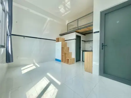 Cho Thuê Phòng Có Gác 29M2 Cửa Sổ Trời Siêu Thoáng Ngay Sân Bay