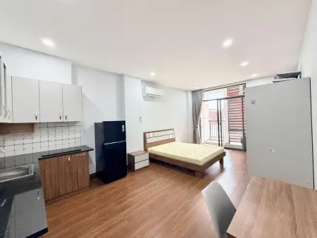 Cho Thuê Căn Hộ Ban Công Lớn, Máy Giặt Riêng Gần Chợ Bà Chiễu, Ngã Tư Hàng Xanh Giáp Q1 Phú Nhuận