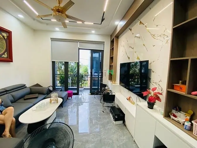 Bán Nhà Đẹp 3 Tầng Full Nội Thất Hxh – Long Bình, Q9 Giá Nhỉnh 5 Tỷ