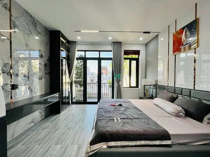 Siêu Phẩm Giá Mềm Lên Sóng - Tuyến Phan Xích Long