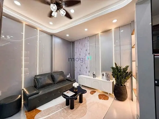 Chỉ 1 Tỷ 550- Bán Nhà Phú Nhuận - Ngang Khủng 7M - 3 Tầng Btct Đ.nvt