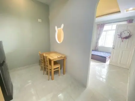 Cho Thuê Căn Hộ Tách Bếp Ban Công Riêng Ngay Tân Bình