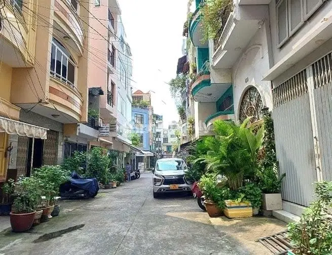 Bán Căn Nhà Hiếm Có Tại Quận 4 - Mất 1 Phút Qua Quận 1 - Vị Trí Vàng, Tiện Ích Đỉnh Cao!