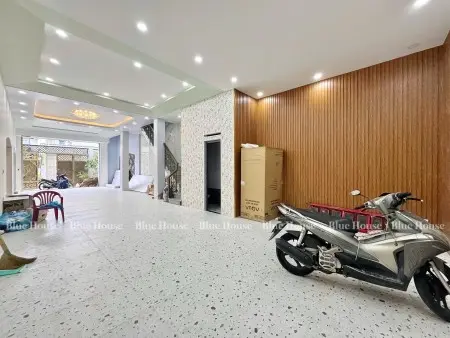 Cho Thuê Mặt Bằng 1 Trệt 1 Lửng 120M2 - Đường Xe Hơi Thông Thoáng - Tân Phú Trống Sẵn
