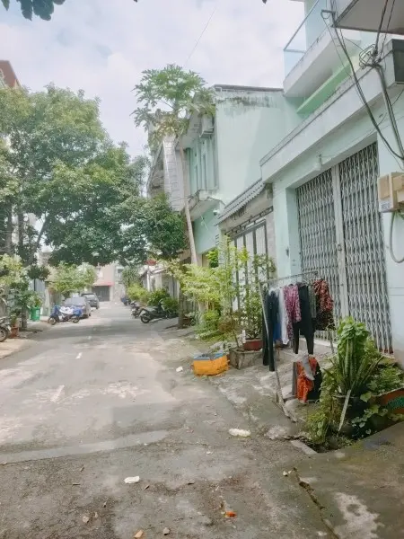 Cho Thuê Nhà Nguyên Căn Hẻm Rộng Tại Hương Lộ 2, Bình Tân