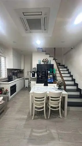 Hxh Đỗ Cửa Trung Tâm Q Tb , 3 Tầng , Nhà Mới Đẹp , Gần Sân Bay Đ.nđk