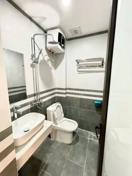 Cho Thuê Ch Mini View Đẹp Tại Lạc Long Quân, 8,5 Triệu, 35 M2, Tây Hồ, Hà Nội