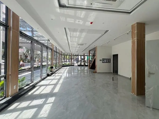 Mặt Bằng 400M², View Sông – Thiết Kế Kính – Vị Trí Trung Tâm Sầm Uất