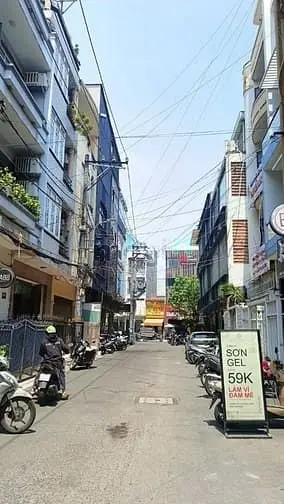 Quận 10 - Ngay Vạn Hạnh Mall - Hẻm Xe Hơi 8M - Kinh Doanh Tốt - 20 Tỷ