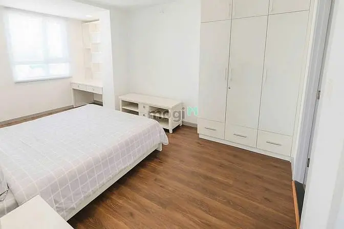 Căn Hộ 110M2, 3P Ngủ, 2Wc, C/C Bàu Cát, Hồng Lac, P10, Tb, 10Tr/Th