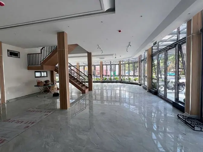 Mặt Bằng 400M², View Sông – Thiết Kế Kính – Vị Trí Trung Tâm Sầm Uất
