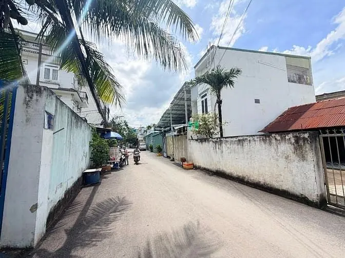 Bán Đất Tặng Nhà Xưởng Sẵn Đang Hoạt Động Kinh Doanh