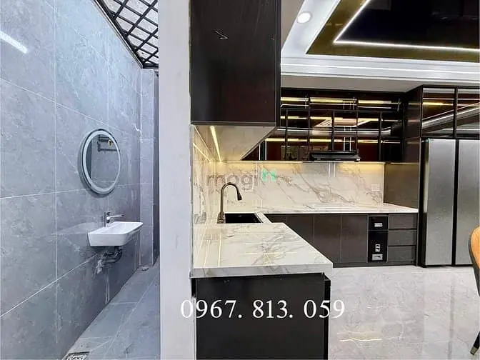 Nhà Sát Bên Ngã Tư Ga, Dt:4X16M, Lửng, 3Lầu, 4Pn, Gara Xe, S.thượng