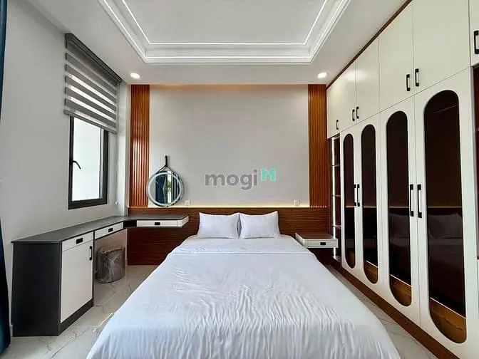 Nhà Bên Cv Phần Mền Quang Trung, Dt:4X18M, Lửng, 3Lầu, 4Pn, Gara Xe