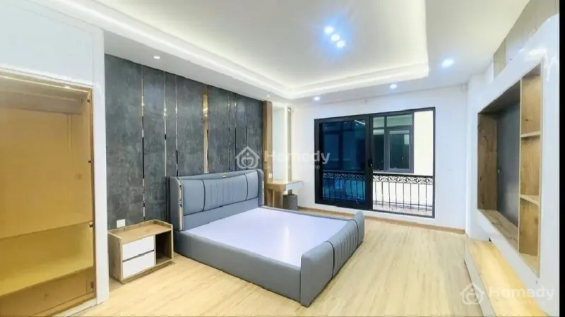 Nhà Đẹp Phân Lô Lê Trọng Tấn 42M👉 4 Ngủ -Thang Máy -Ô Tô Đỗ Cửa